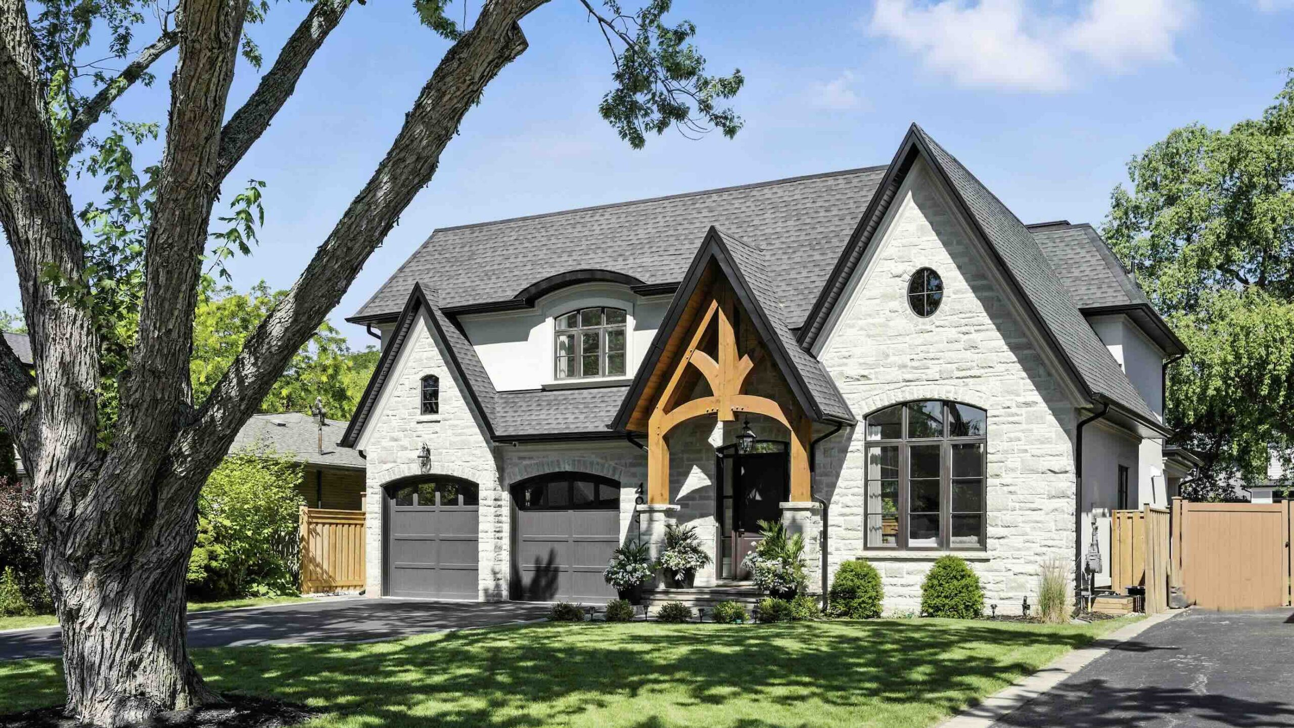 Exterior Brookside Dr LUXURY SOUTH Oakville home for sale in summer